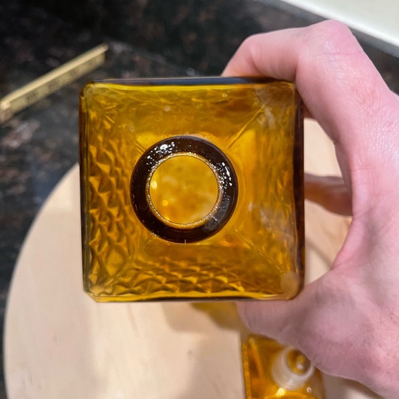 Vintage Mid-Century Liquor Decanter & Shot Glasses - Picture 9 of 9